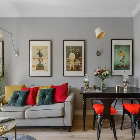 Quiet Flat With Garage