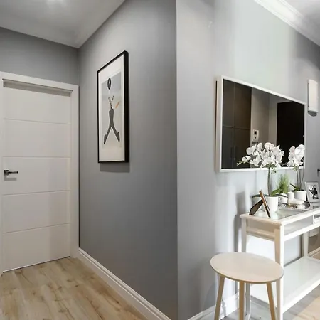 Apartman Quiet Flat With Garage
