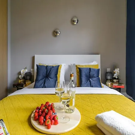 Apartman Quiet Flat With Garage Varsó