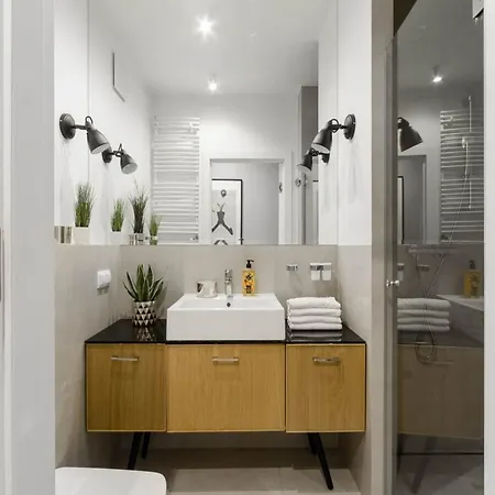 Apartman Quiet Flat With Garage *